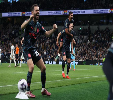 C.ronaldo Cuối Cùng Cũng Thua Benzema! Cũng Cựu Cầu Thủ Real Madrid Đuổi Kịp Cơ Hội Chỉ Trích: Luôn Chỉ Biết Ghi Bàn